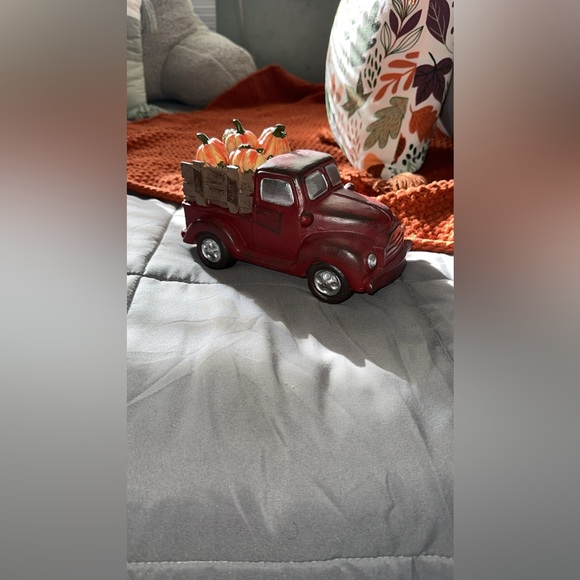 Decorative Fall Truck - Picture 2 of 4